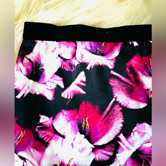 Matching Marks & Spencer Floral Set - Picture 4 of 7